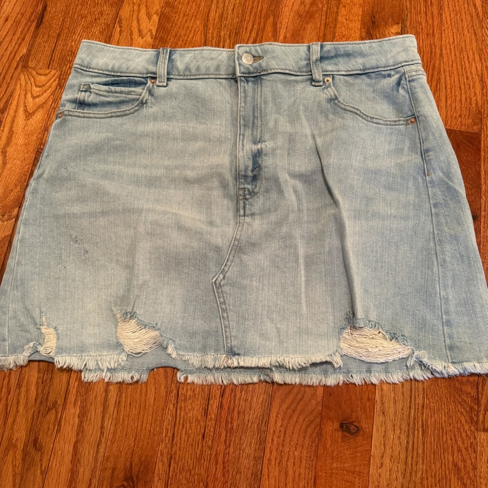 NWOT Wild Fable Denim Short Skirt in Light Wash w/ Worn Look!
